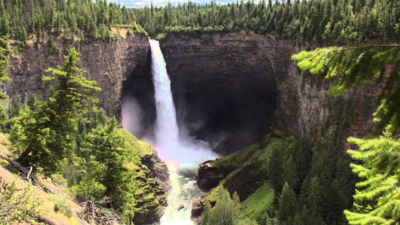 The 10 Most Beautiful Falls In Canada