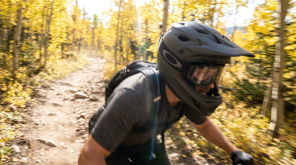How to Choose a Mountain Bike Helmet for Colorado Trail Conditions